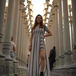 Meet your Posher, Daniela